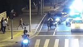 （砍人后逃跑）
